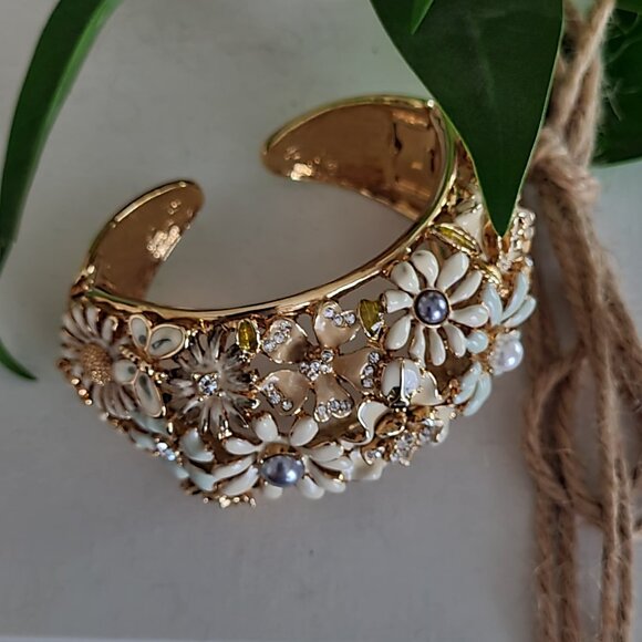 Kenneth Jay Lane Gold Plated Garden Party Bracelet - Picture 3 of 9